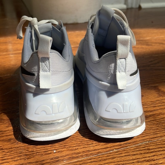 Nike air max women’s sneakers - Picture 3 of 3